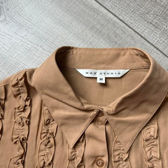 Max Studio Ruffle Front Button Down Blouse Tan - Size M - Picture 6 of 7